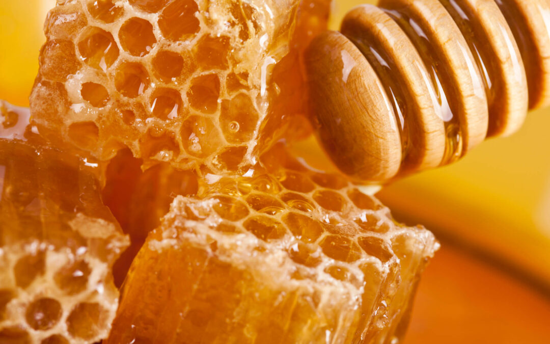 What are the benefits of raw honey?